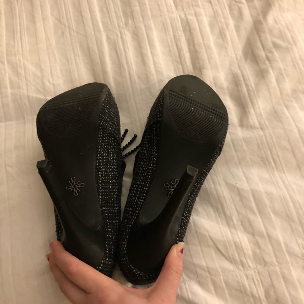 Shoes - Picture 4 of 4